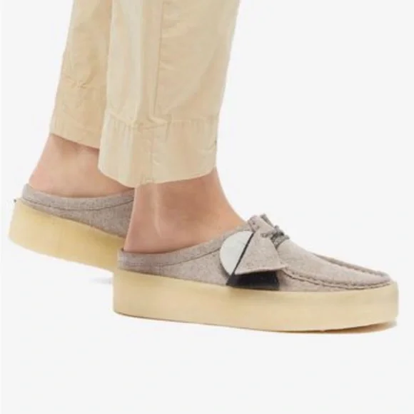 別注【CLARKS】 WALLABEE CUP LO EXCLUSIVE : Clarks Wallabee Cup Lo, Black Suede Warmlined, 9 : Amazon.ca